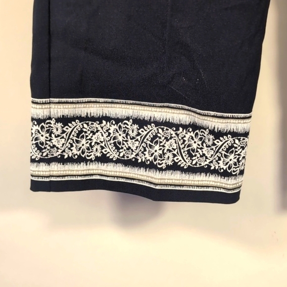 NWT Soho Apparel Large Black Capri Pants / Cropped Trousers - Picture 3 of 12